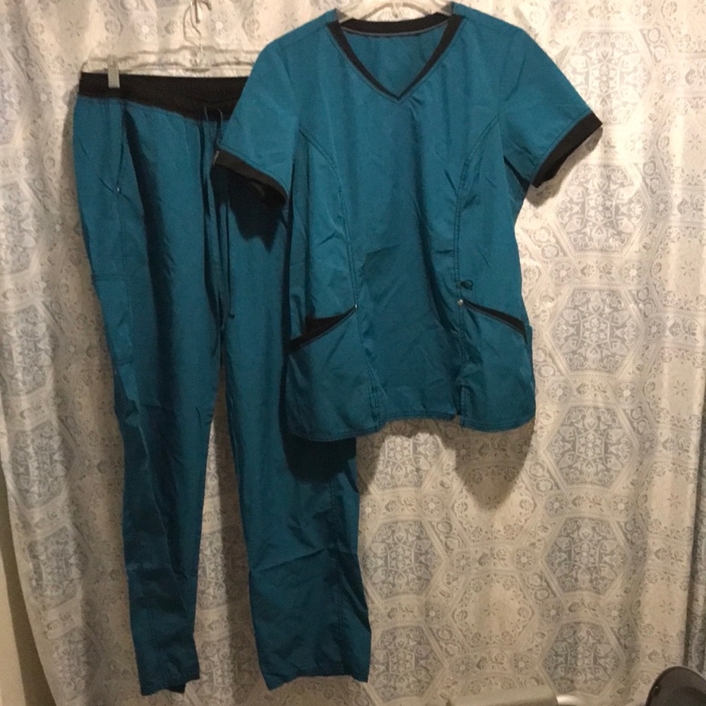 Scrub set in Teal